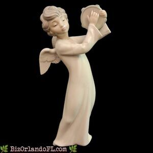 VINTAGE: NAO by Lladró Porcelain Angel Figurine with Tambourine Model 189 *RARE*